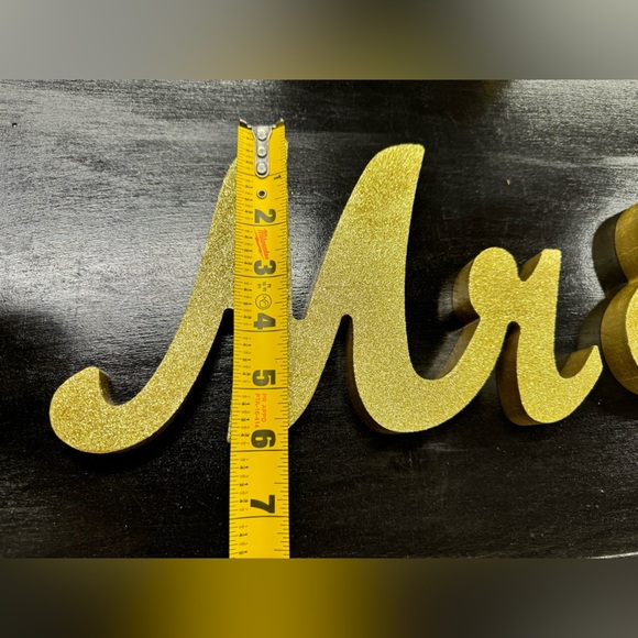 Mr & Mrs gold glitter sign. - Picture 4 of 5